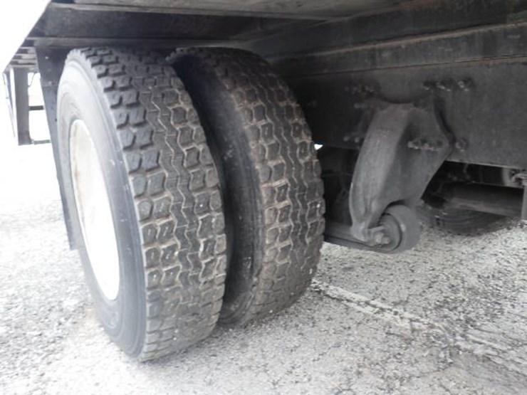 freightliner-m2-106-image-6