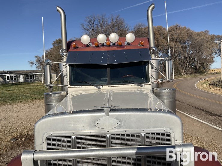 2005-peterbilt-379-image-17