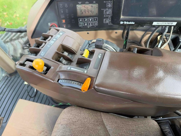 2005-john-deere-8520t-image-42