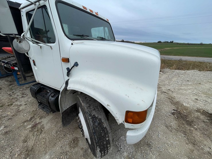 international-4900-image-12