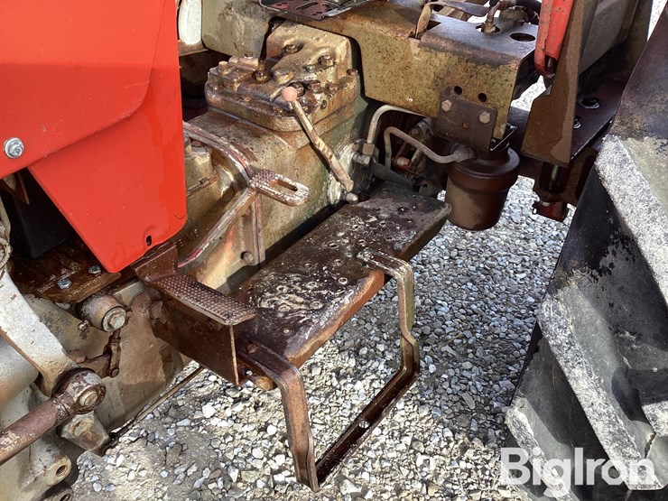 massey-ferguson-165-image-15