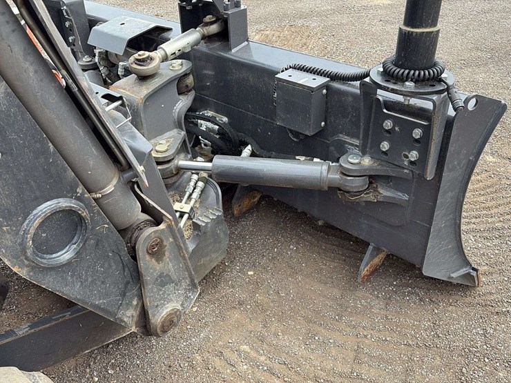 2021-case-dl550-image-43