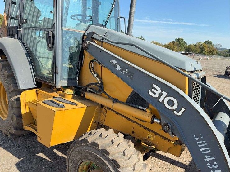 2011-deere-310j-image-25