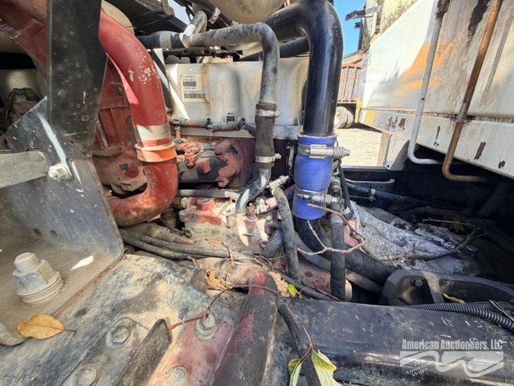 2015-mack-leu613-image-16