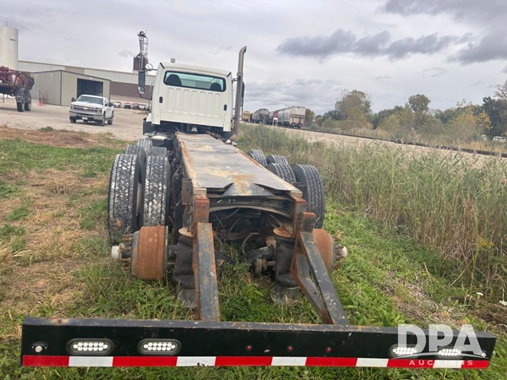 freightliner-114sd-image-9