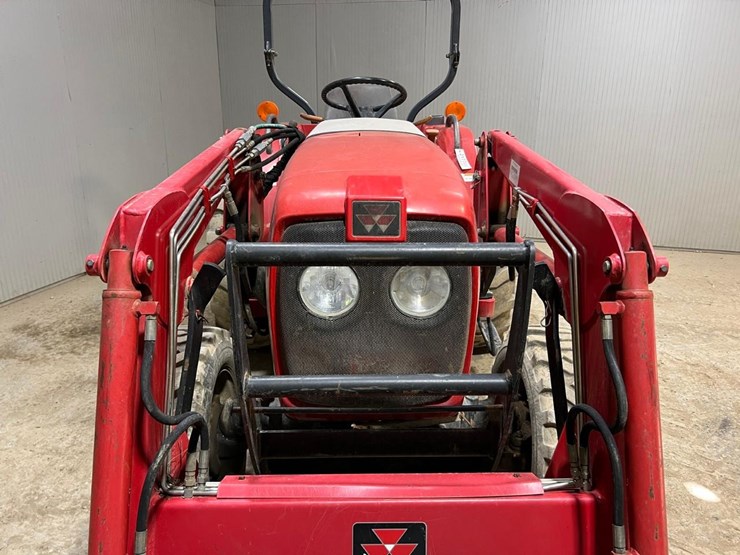 massey-ferguson-1533-image-11