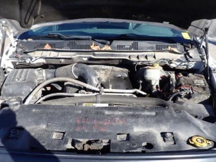 2016-dodge-1500-image-16