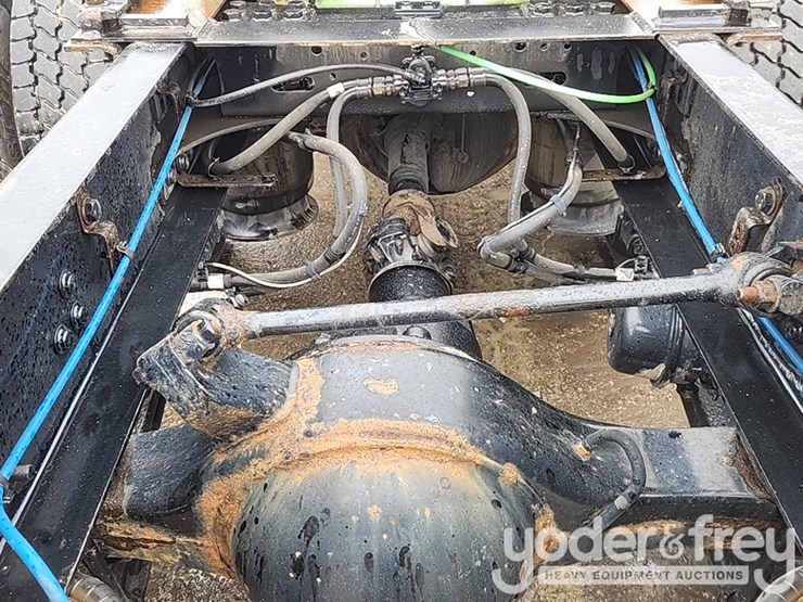 2019-freightliner-cascadia-126-image-31