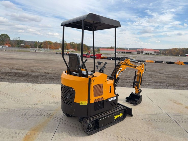 2025-miva-va15j-mini-excavator-image-3