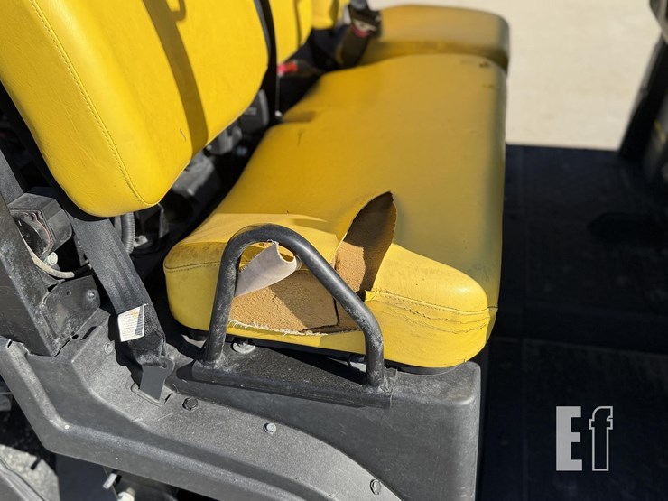 john-deere-gator-xuv-835m-image-26