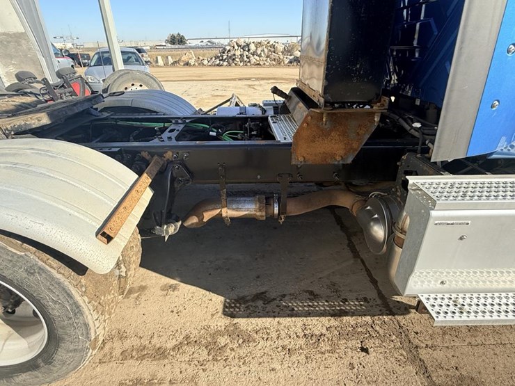 2017-international-prostar-image-43