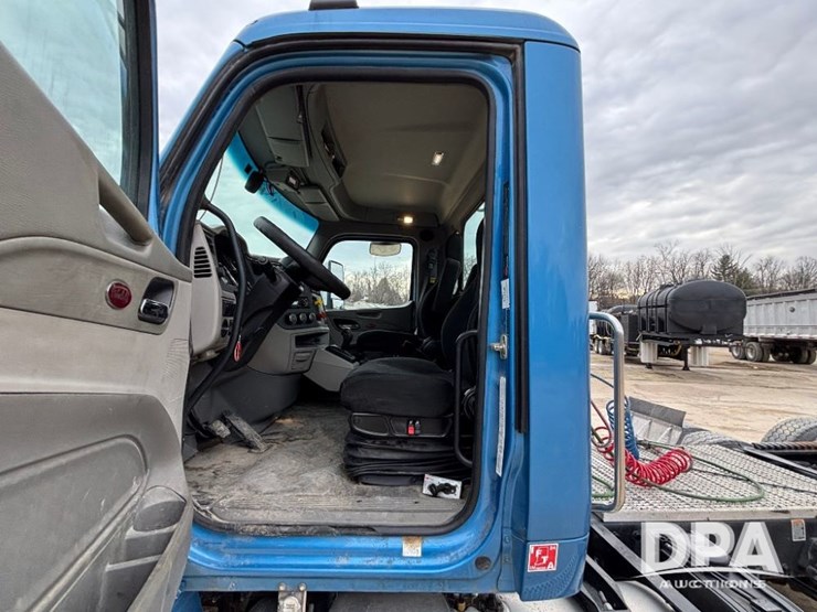 peterbilt-579-image-62