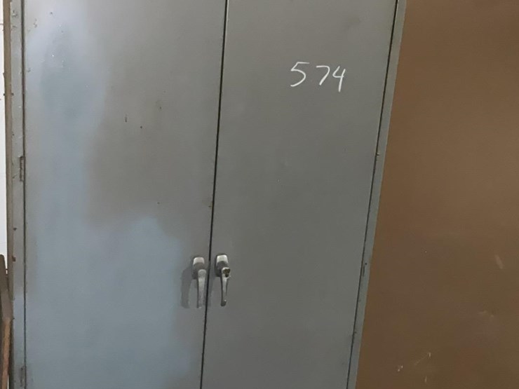 #574-•-metal-storage-cabinet-image-2
