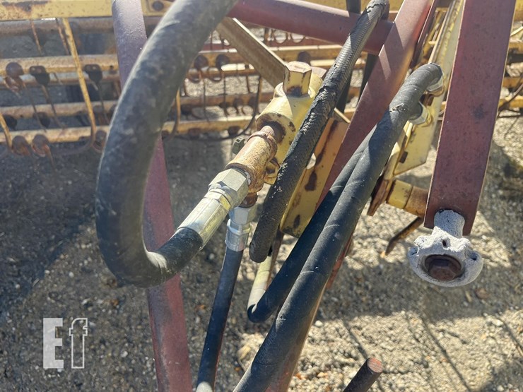 new-holland-258-image-4