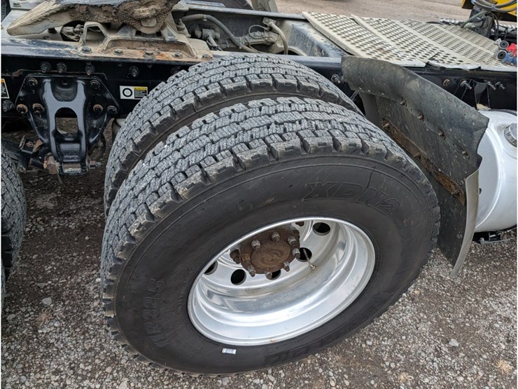 2020-kenworth-t880-image-5