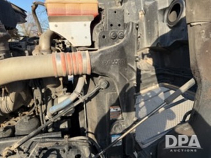 peterbilt-567-image-62