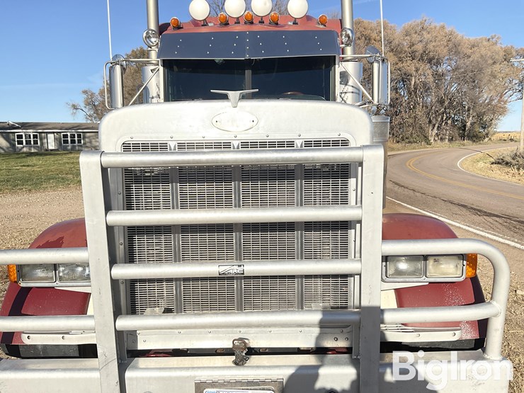 2005-peterbilt-379-image-16