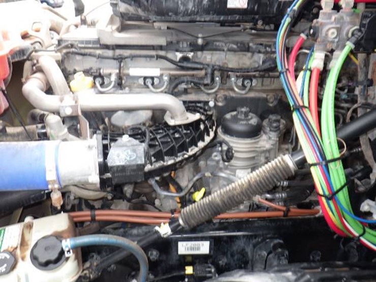 freightliner-cascadia-126-image-24