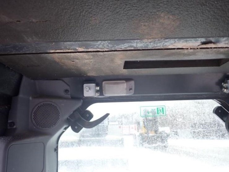 kubota-ssv65-image-11