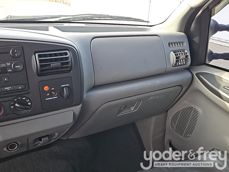 ford-f350-xlt-image-26