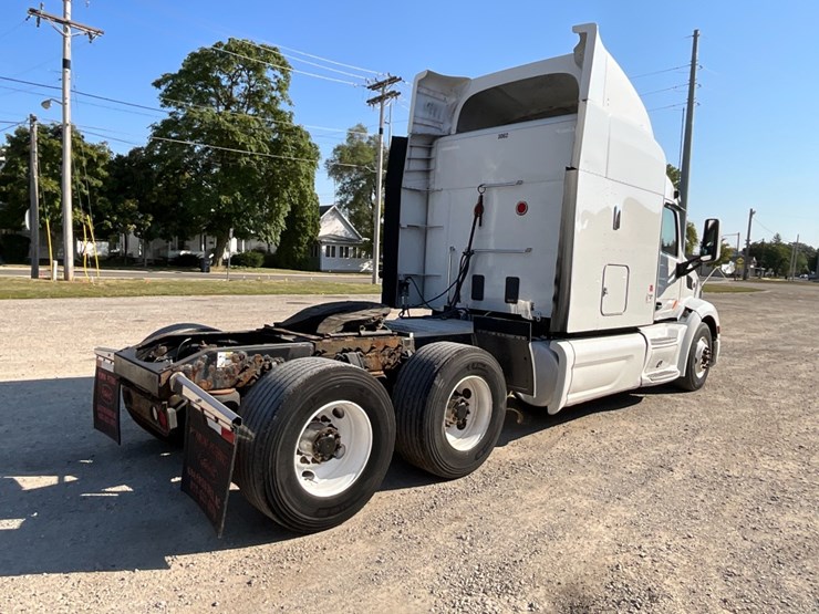 2014-peterbilt-579-image-10