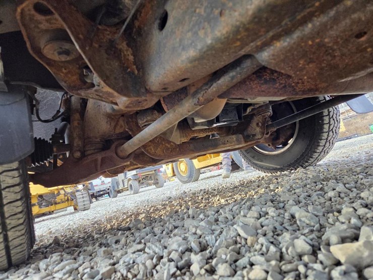 2015-chevrolet-silverado-2500hd-image-33