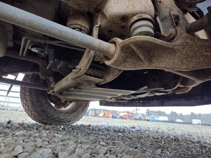 2011-gmc-2500-image-35