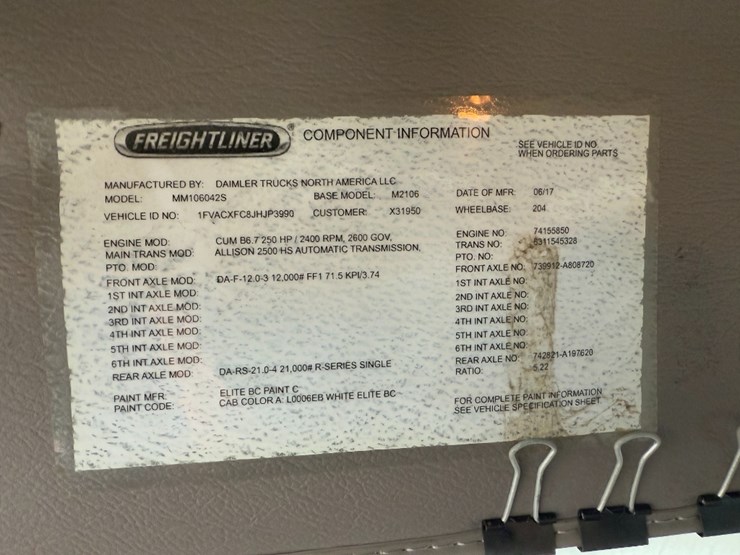 2018-freightliner-m2-106-image-21