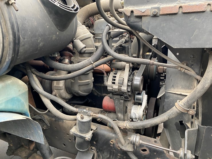 international-4700-image-48