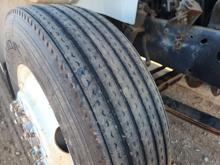 international-8100-image-68