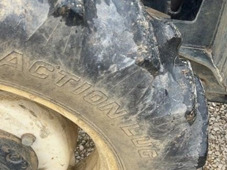 new-holland-tn65-image-11