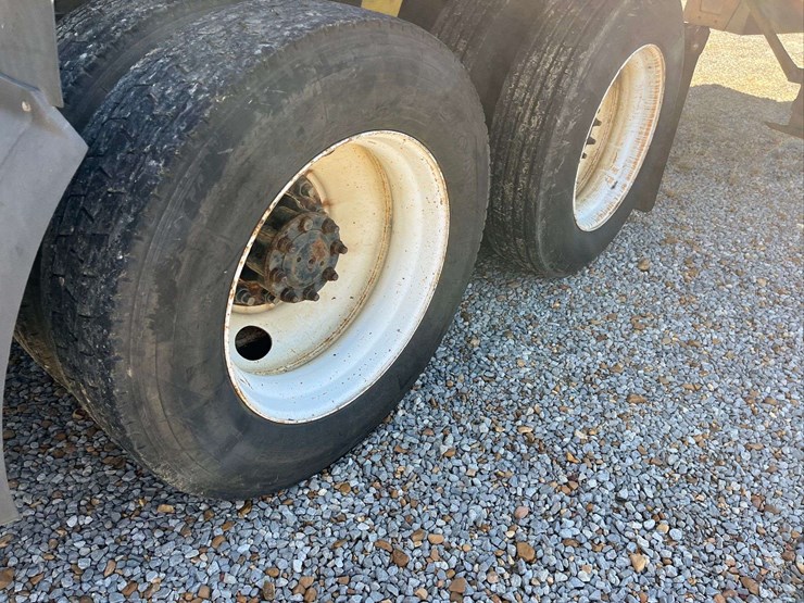 1995-international-f9370-image-9