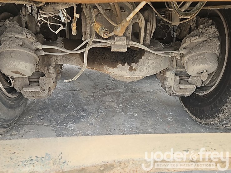 1994-mack-rd690s-image-16