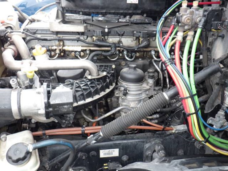 freightliner-cascadia-126-image-22