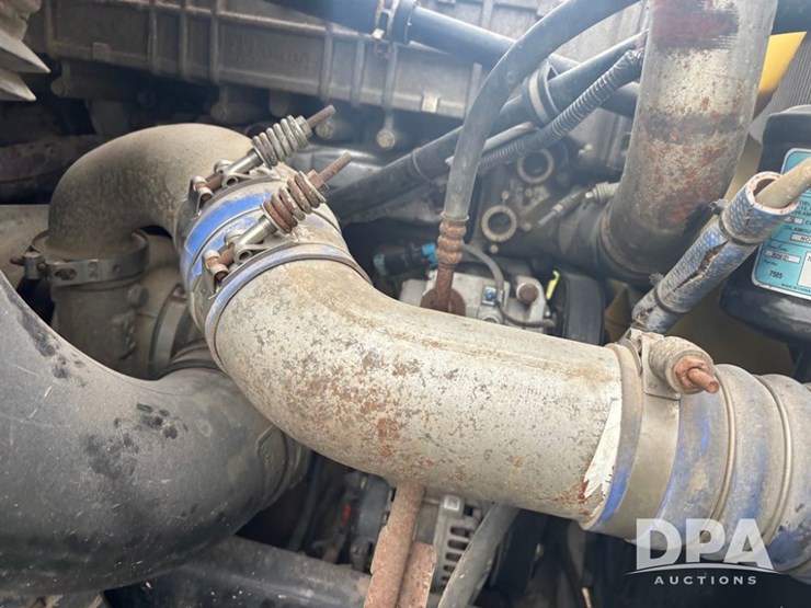 freightliner-114sd-image-30