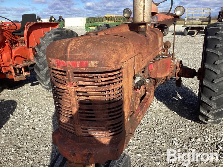 farmall-h-2wd-tractor-image-10