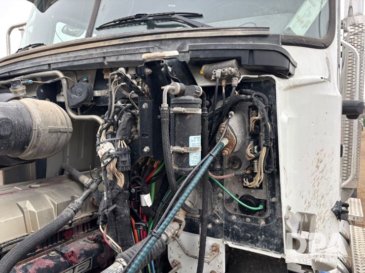 2017-mack-pinnacle-chu613-image-51