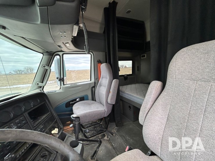 international-prostar-image-77