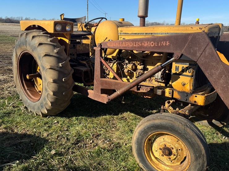 minneapolis-moline-m670-image-4