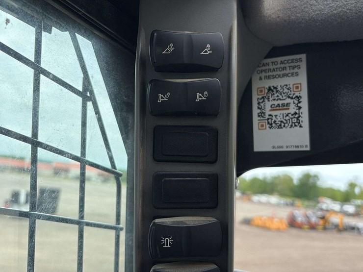 2021-case-dl550-image-68