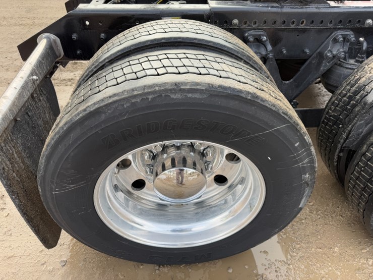 kenworth-t680-image-16