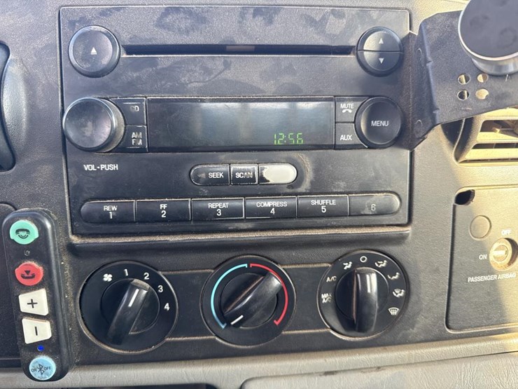 2006-ford-f550-image-67