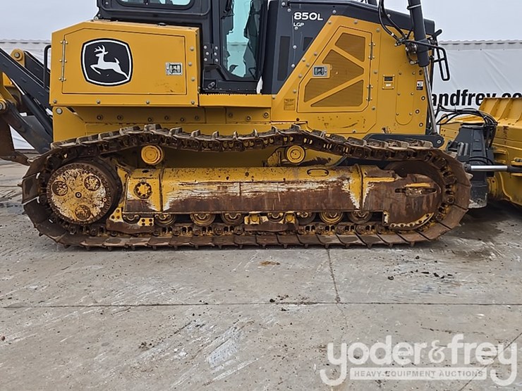 2019-deere-850l-lgp-image-22