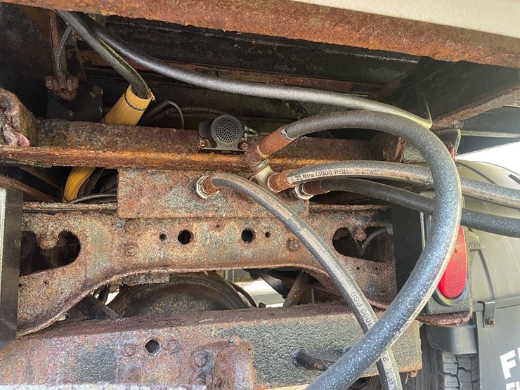 international-4900-image-29