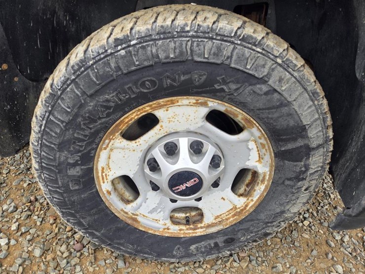 2011-gmc-2500-image-62