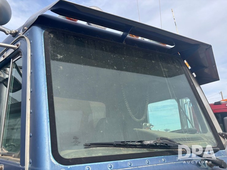 peterbilt-377-image-53