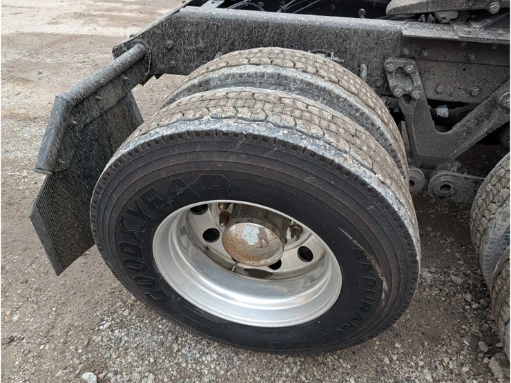 2019-kenworth-t680-image-7