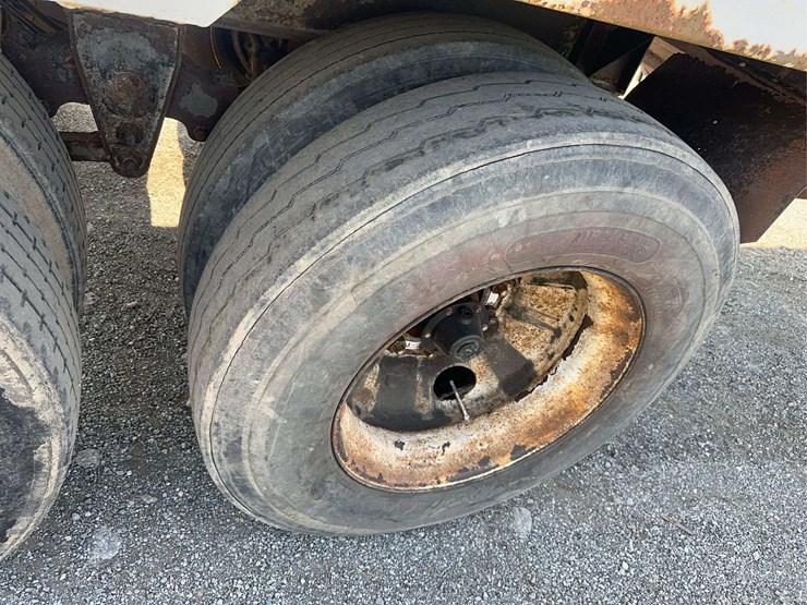 1995-wheeler-gh2-hopper-bottom-trailer-image-12