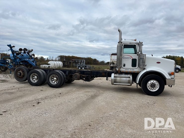 peterbilt-378-image-9