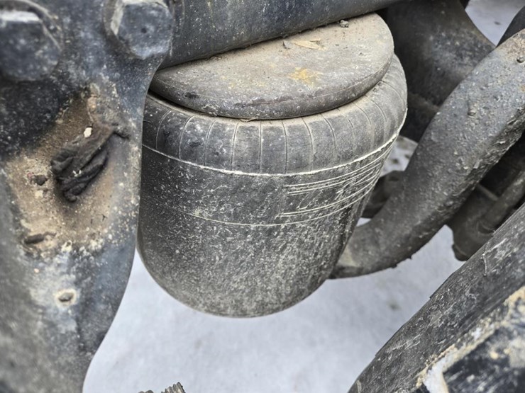 2017-peterbilt-579-image-42